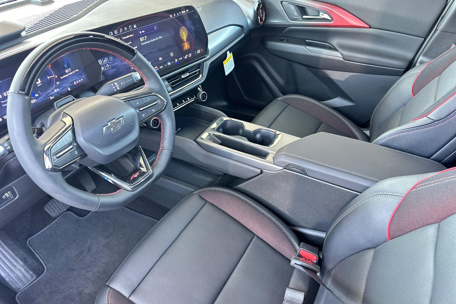 New 2025 Chevrolet Equinox EV RS w/ Active Safety Package 3 AWD/4WD image 10