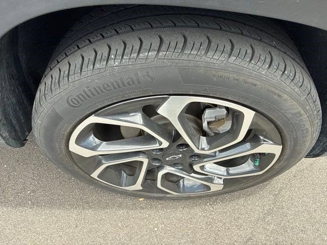 Used 2024 Chevrolet Trax RS w/ Sunroof Package FWD image 5