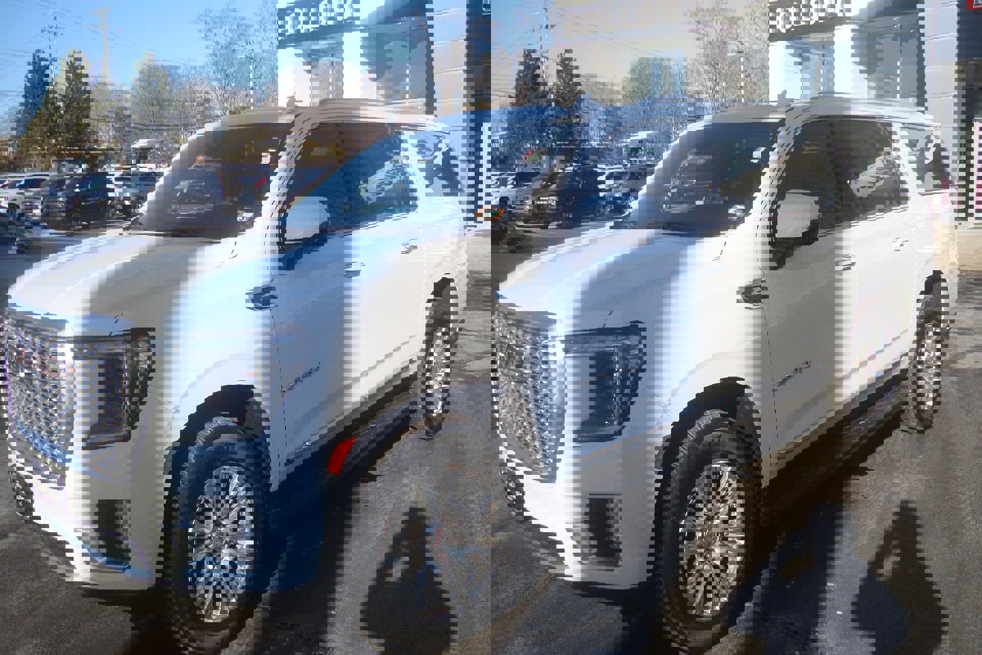 Used 2024 GMC Yukon XL Denali w/ LPO, Floor Liner Package image 1