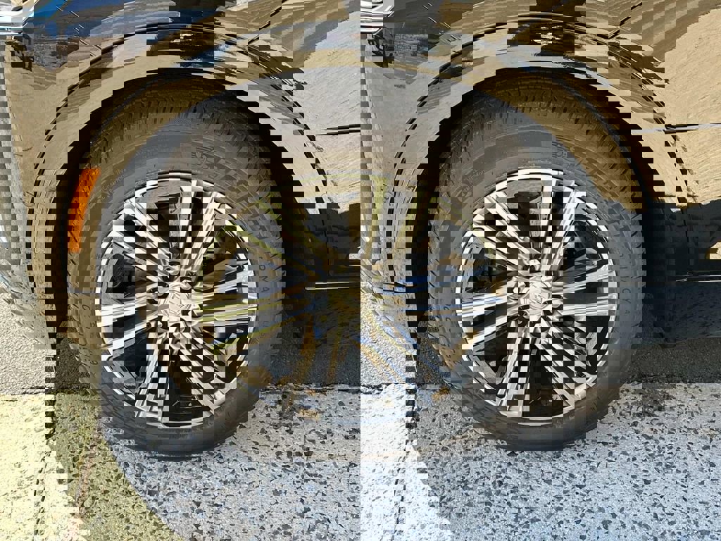 New 2025 Cadillac Lyriq Luxury image 7