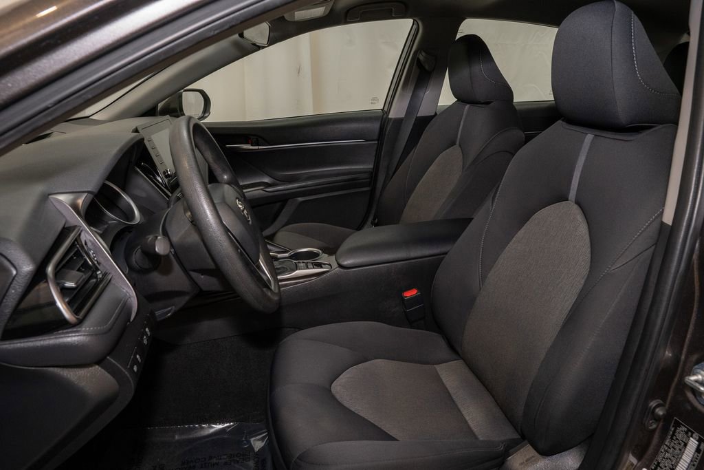 Used 2021 Toyota Camry LE image 9