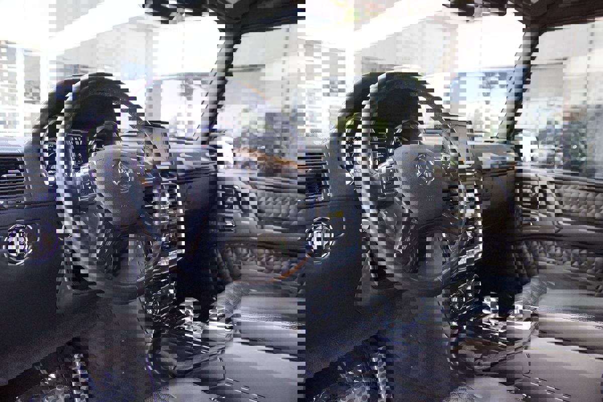 Used 2015 Mercedes-Benz G 63 AMG 4MATIC w/ PA6 Package image 15