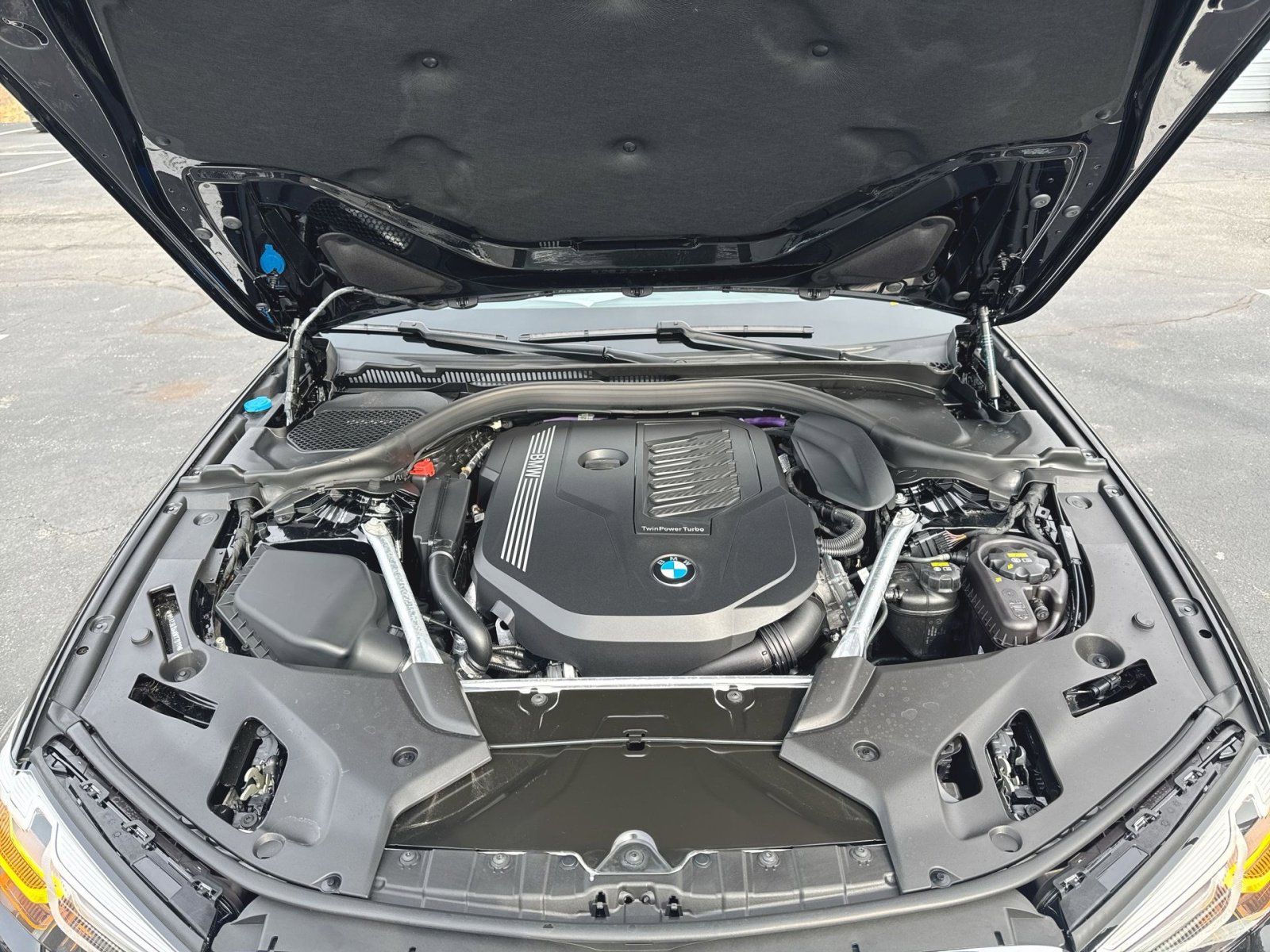 Used 2022 BMW 540i xDrive w/ Premium Package image 37