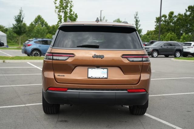 New 2026 Jeep Grand Cherokee L Limited w/ Limited Altitude Package AWD/4WD image 6