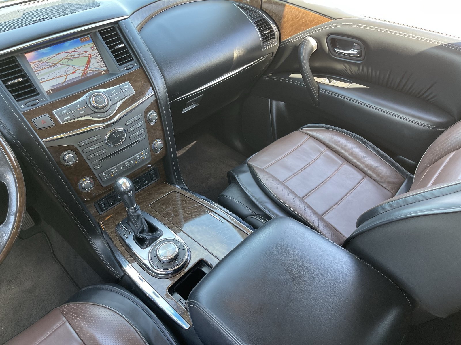 Used 2017 INFINITI QX80 4WD w/ Driver Assistance Package image 18