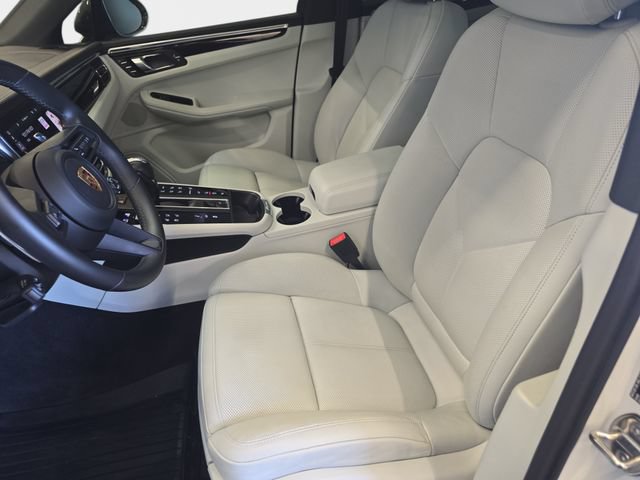 Used 2024 Porsche Macan Turbo AWD/4WD image 18