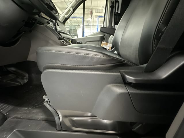 New 2026 Ford Transit 250 148 Medium Roof w/ Load Area Protection Package RWD image 18