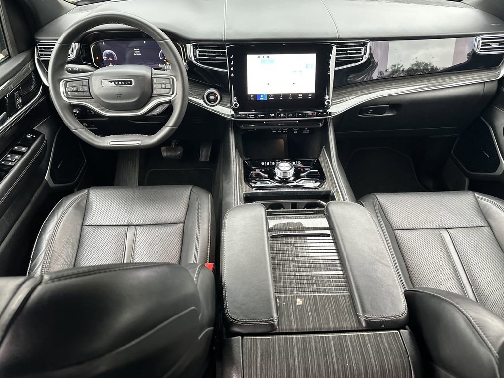 Used 2022 Jeep Wagoneer Series III w/ Rear Seat Video Group 1 image 24