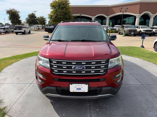 Used 2017 Ford Explorer XLT w/ Equipment Group 202A FWD image 2