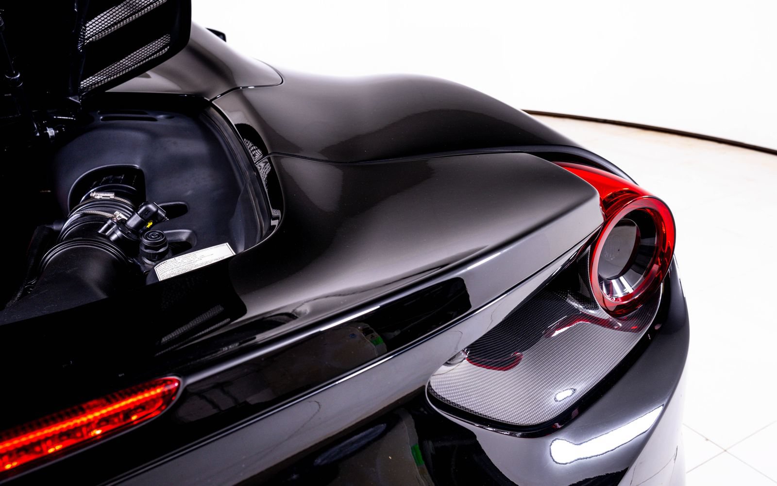 Used 2018 Ferrari 488 Spider RWD image 15