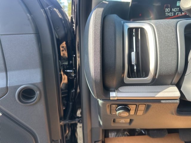 New 2025 Ford Expedition Active image 18