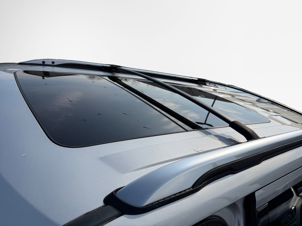 Used 2017 Ford Explorer Platinum image 23