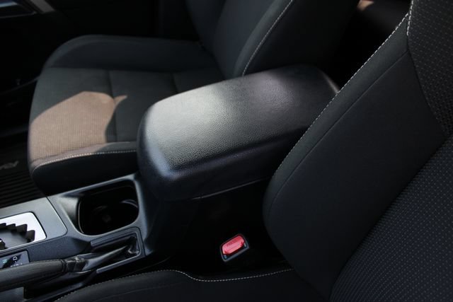 Used 2018 Toyota RAV4 XLE AWD/4WD image 22