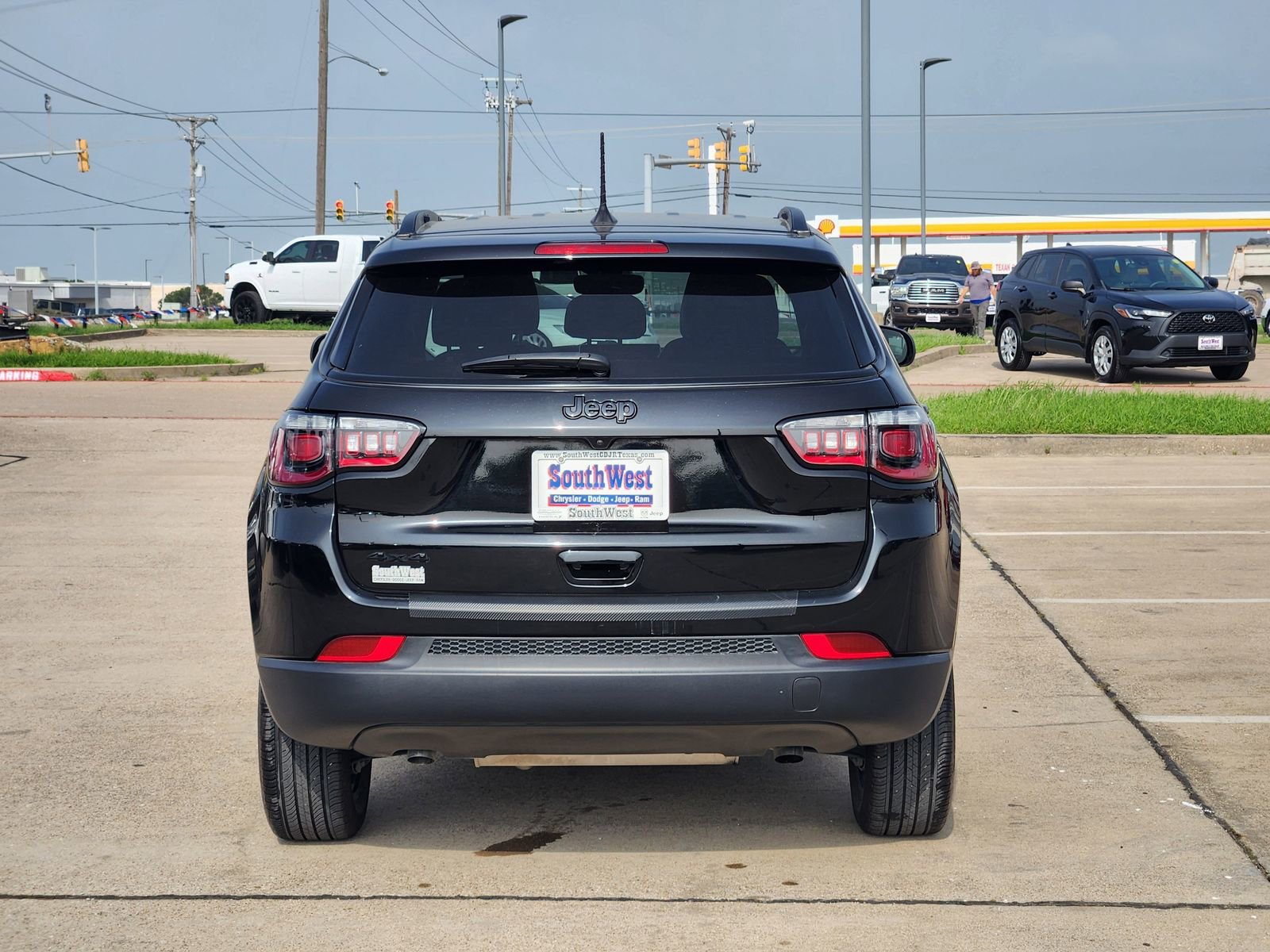 Used 2023 Jeep Compass Altitude AWD/4WD image 8