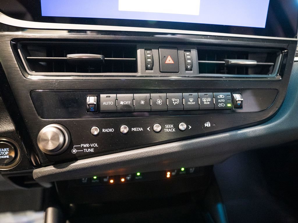 Used 2024 Lexus ES 350 w/ Premium Package image 24