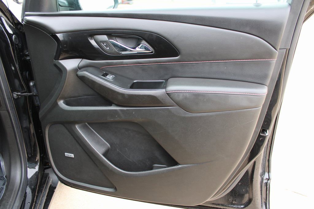 Used 2023 Chevrolet Traverse RS image 47