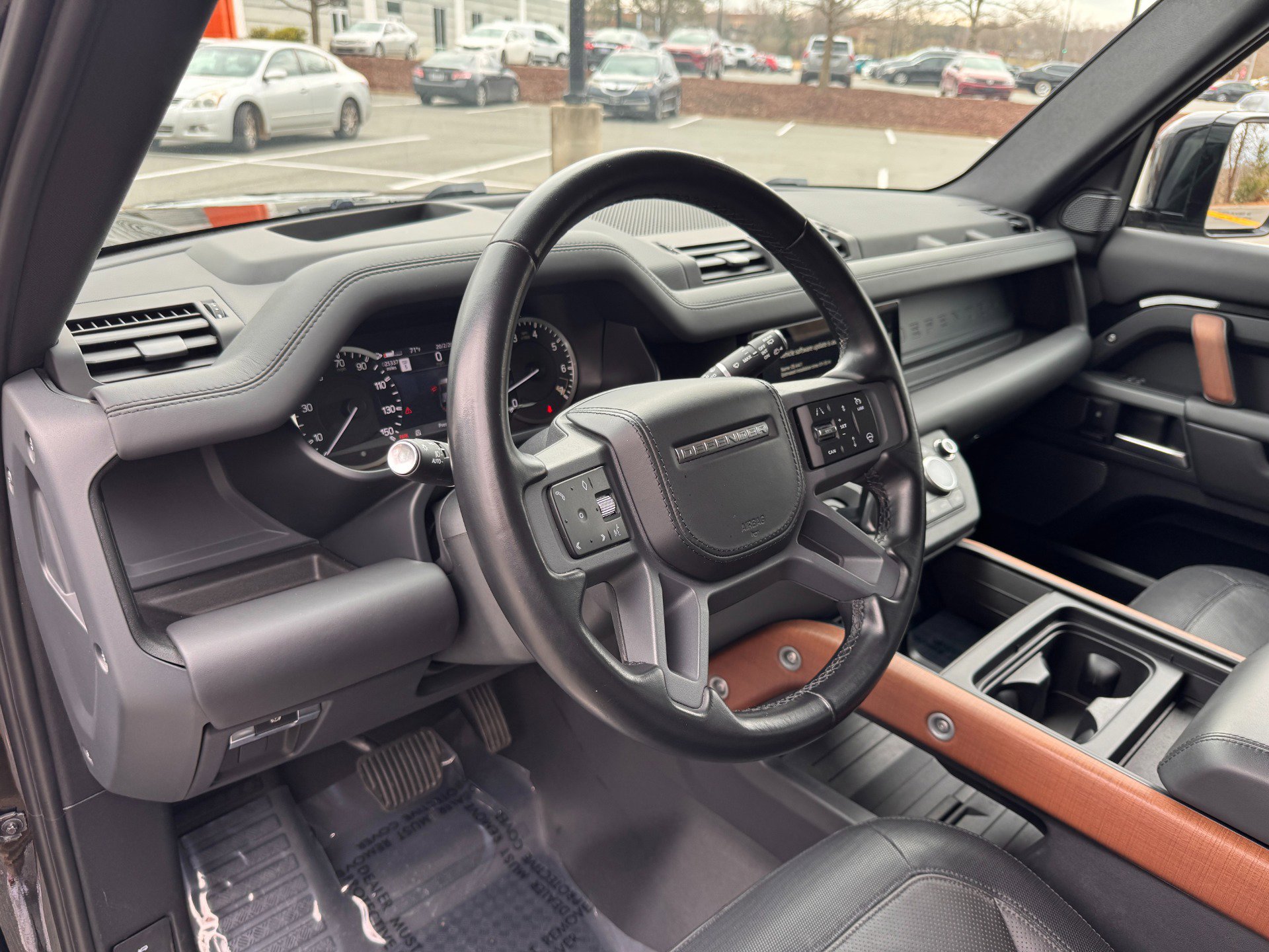 Used 2023 Land Rover Defender 110 X-Dynamic SE AWD/4WD image 24