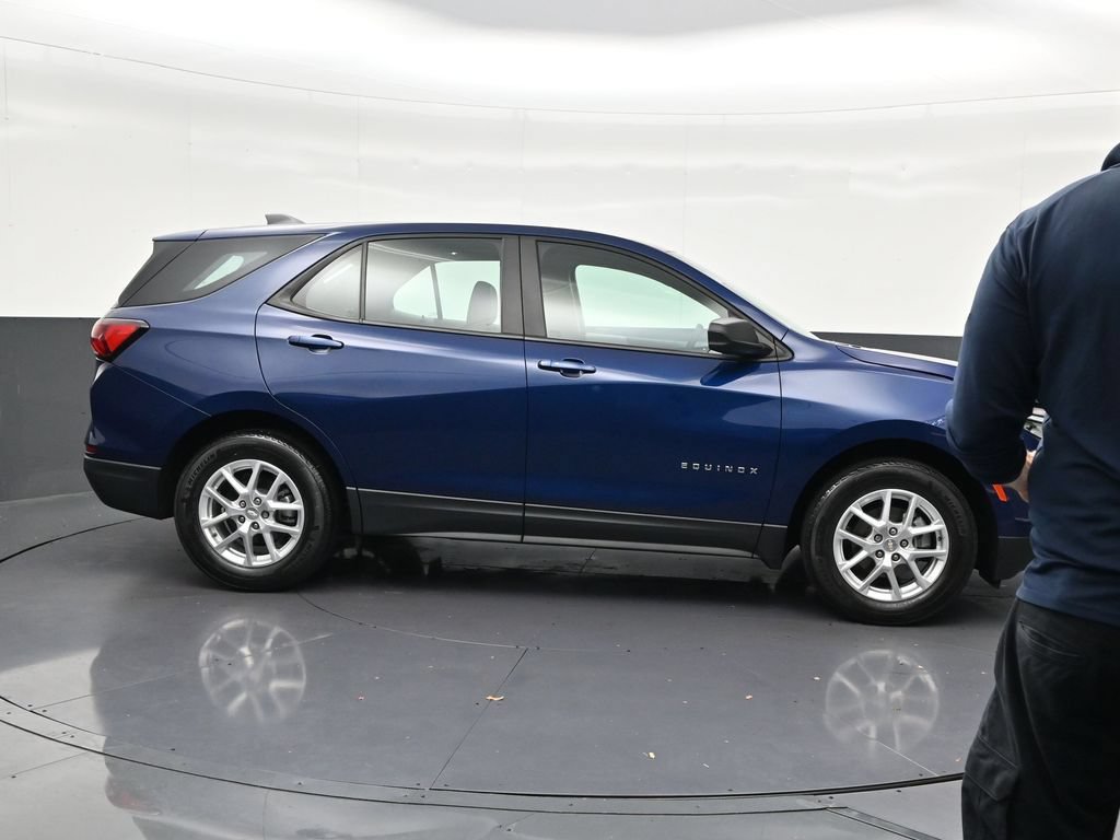 Used 2023 Chevrolet Equinox LS FWD image 7