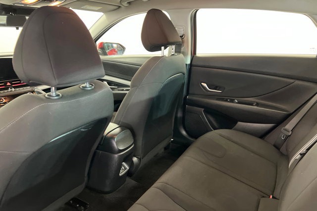 Used 2024 Hyundai Elantra SEL FWD image 19