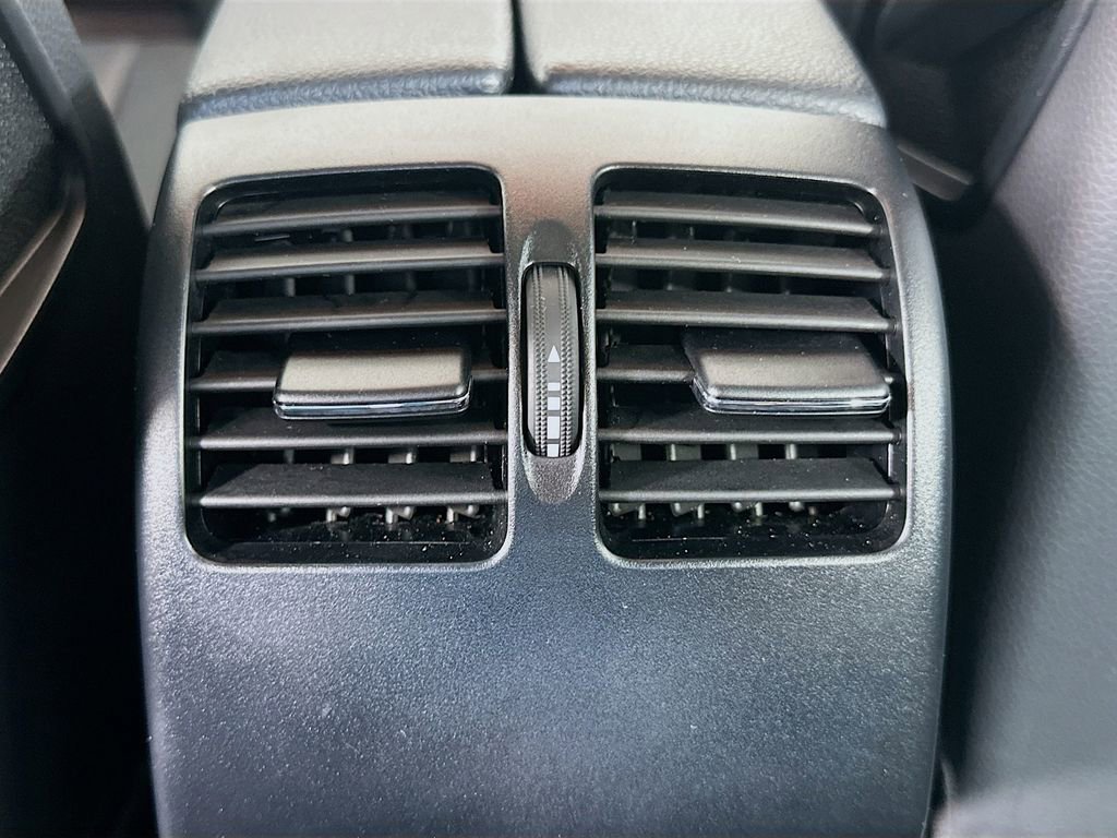 Used 2012 Mercedes-Benz C 250 Sedan image 25