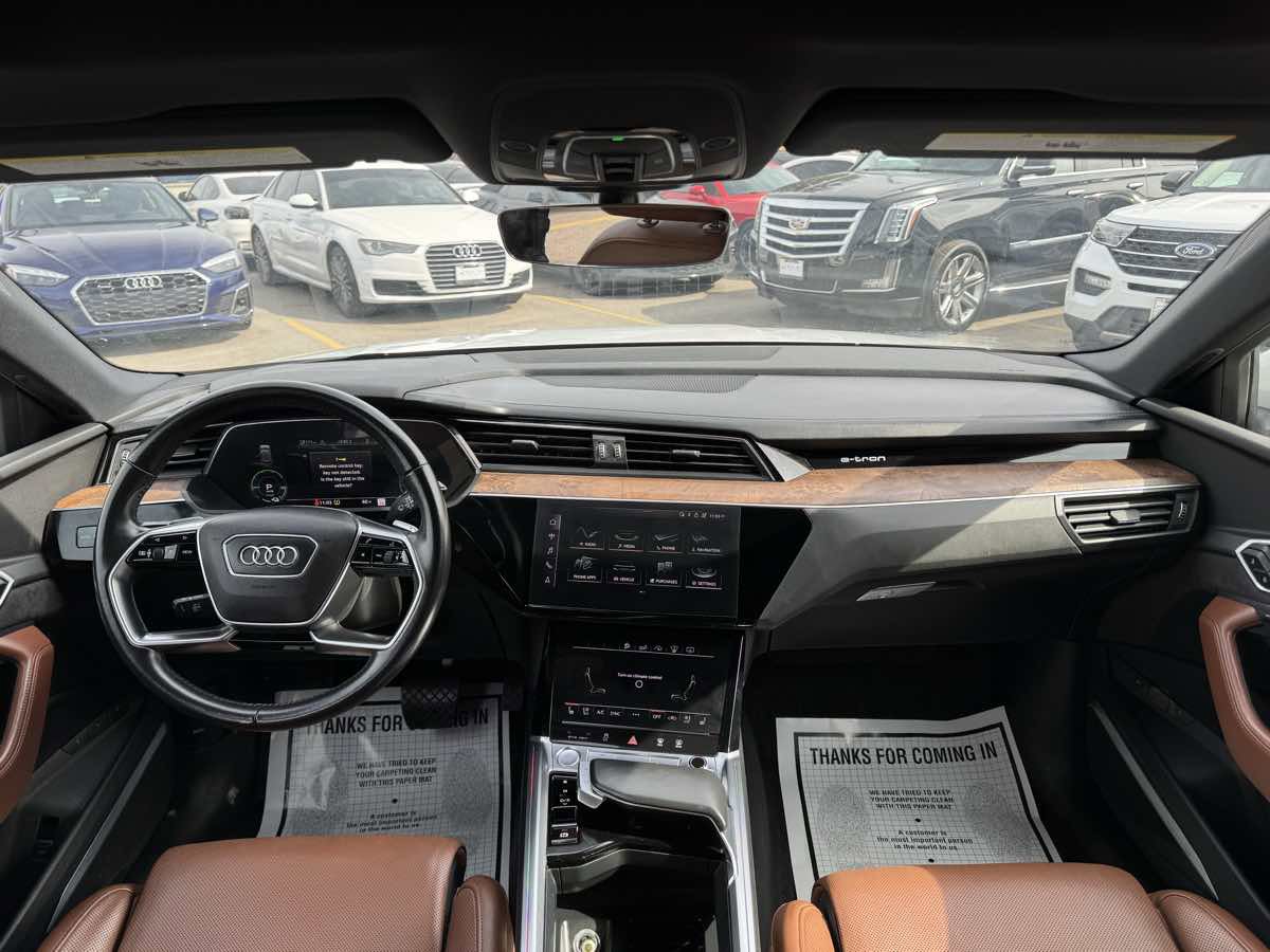 Used 2019 Audi e-tron Prestige w/ Prestige Package image 21