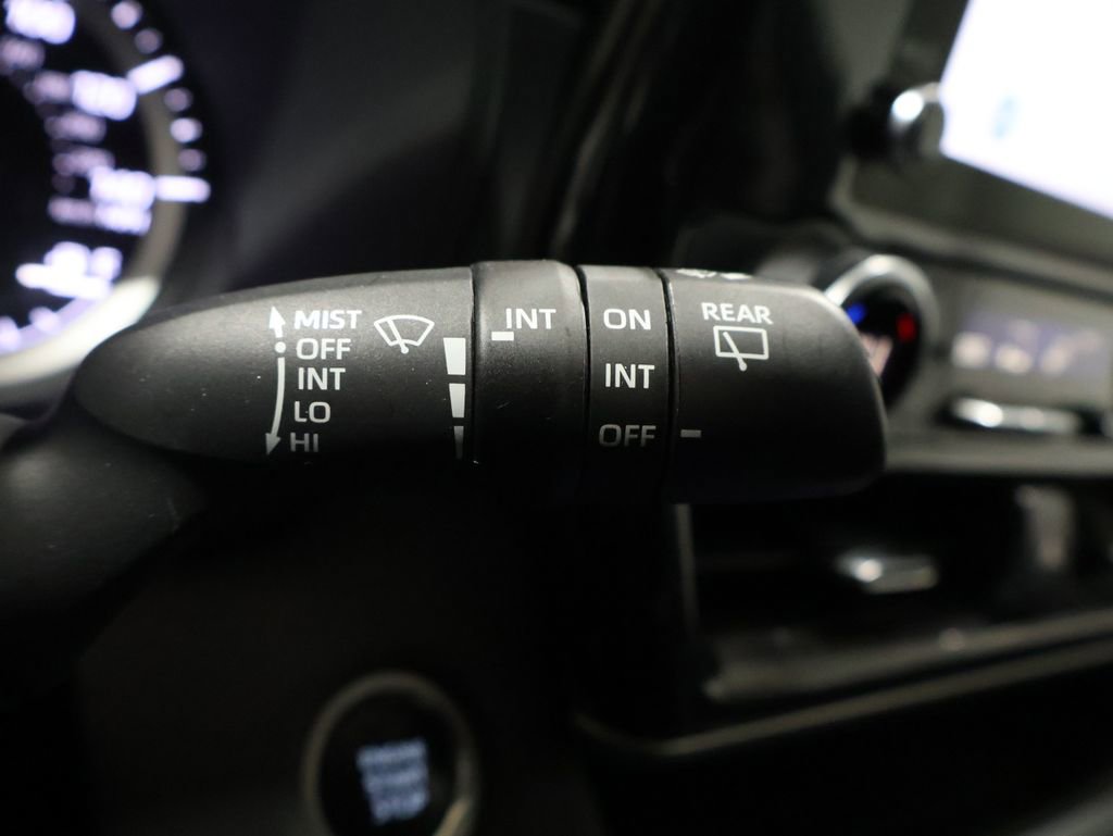 Used 2024 Toyota Highlander LE image 36