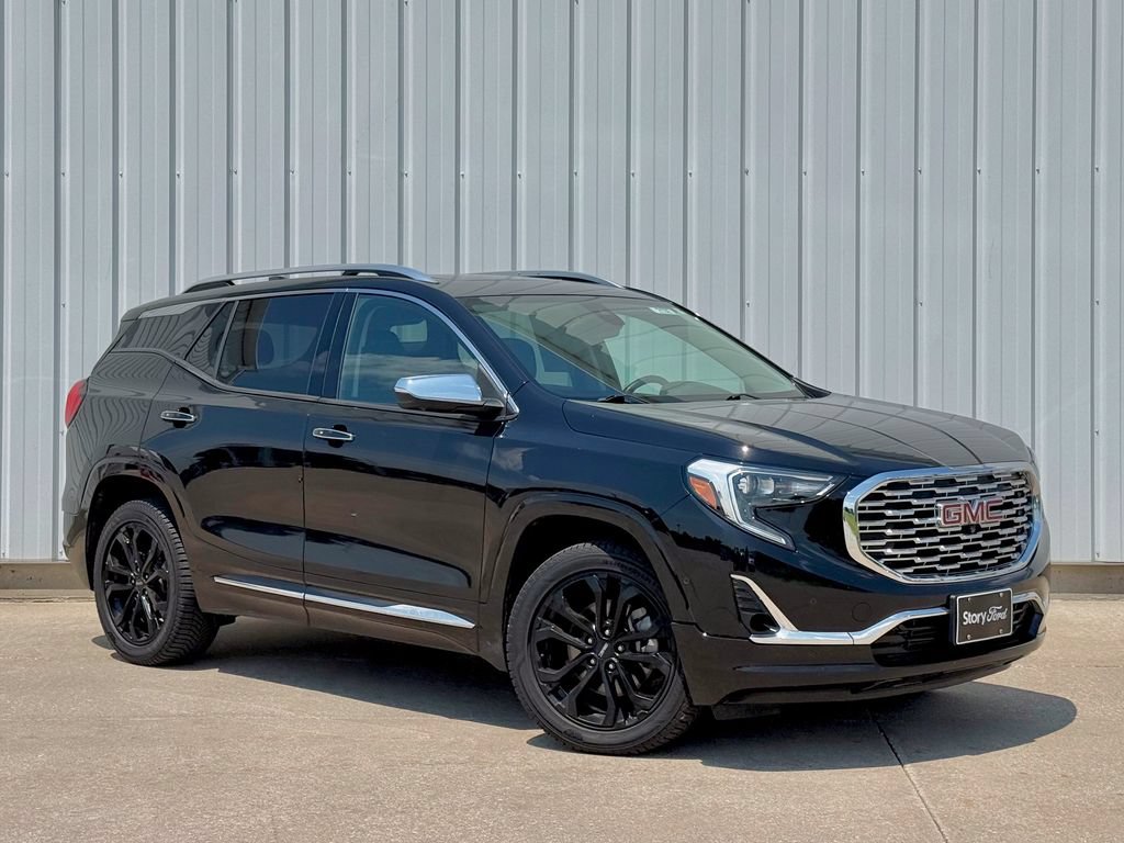 Used 2020 GMC Terrain Denali w/ Denali Premium Package AWD/4WD image 8