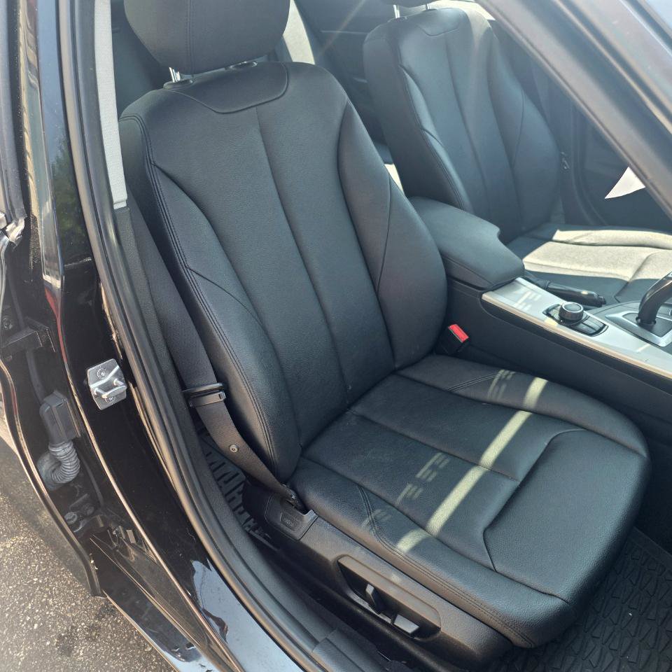 Used 2014 BMW 320i xDrive Sedan AWD/4WD image 27