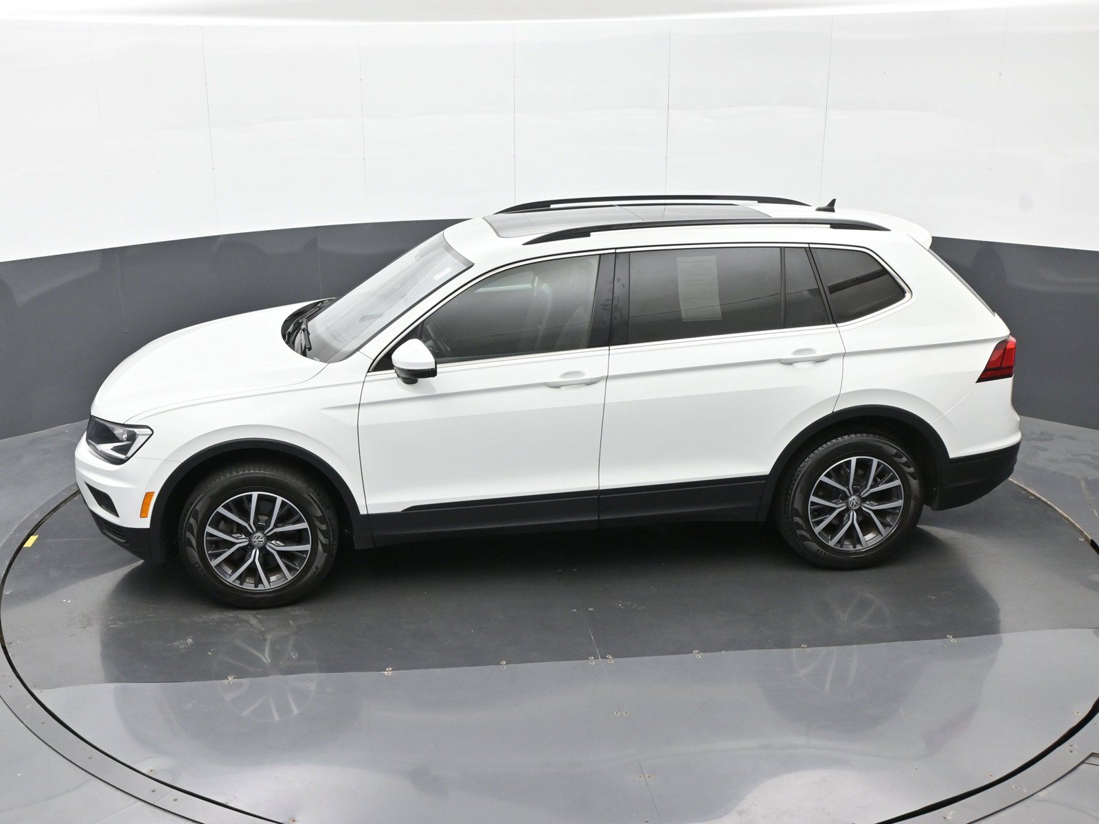 Used 2019 Volkswagen Tiguan SE w/ Panoramic Sunroof Package AWD/4WD image 36