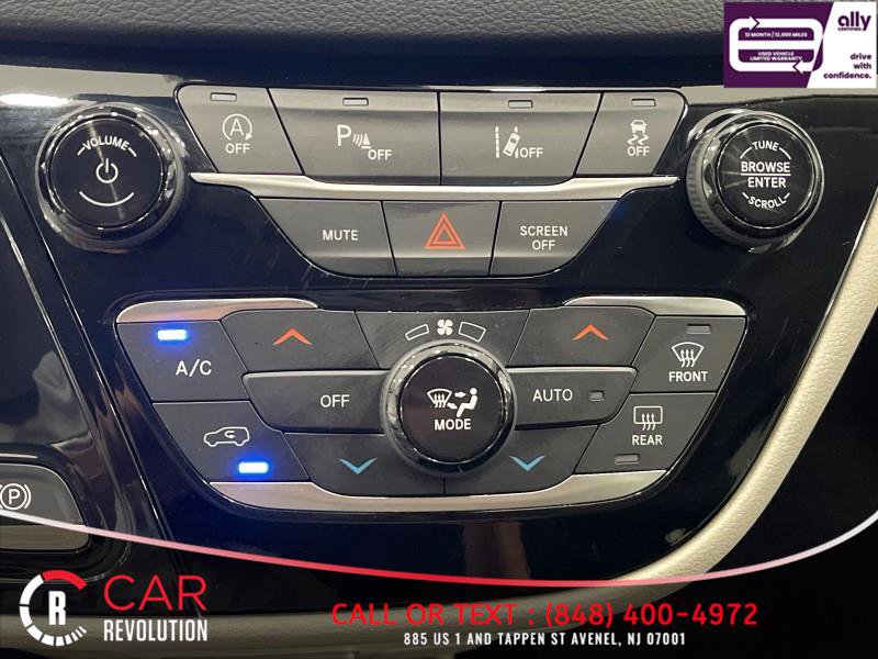 Used 2022 Chrysler Pacifica Touring-L image 21