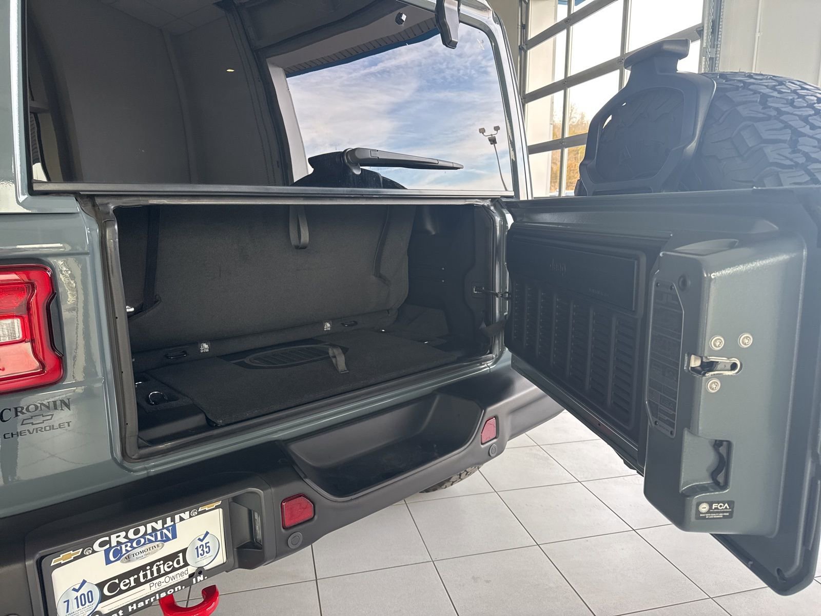 Used 2025 Jeep Wrangler Rubicon image 16