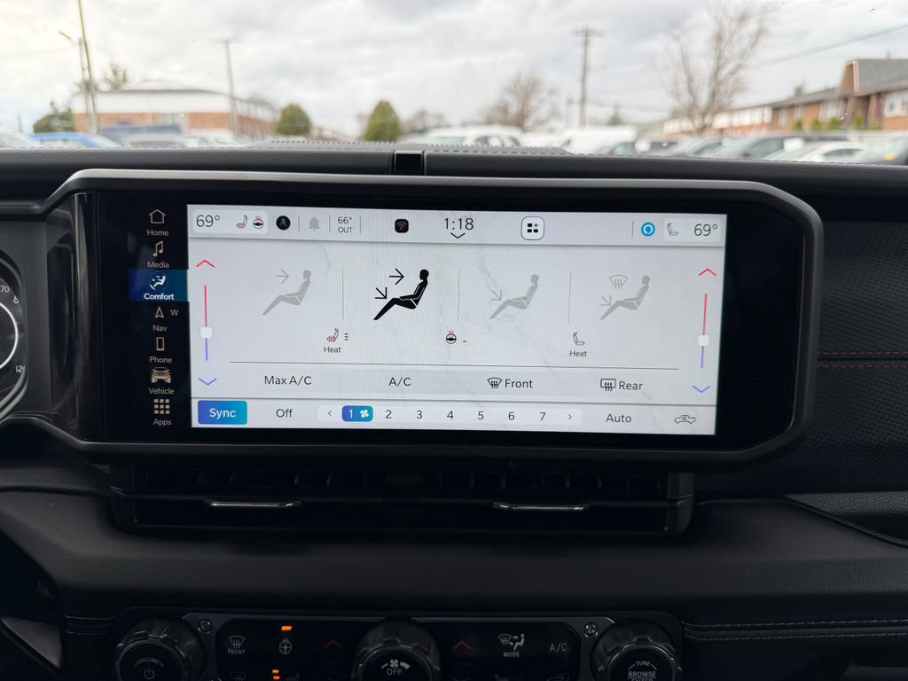 Used 2024 Jeep Gladiator Rubicon w/ Technology Group image 22