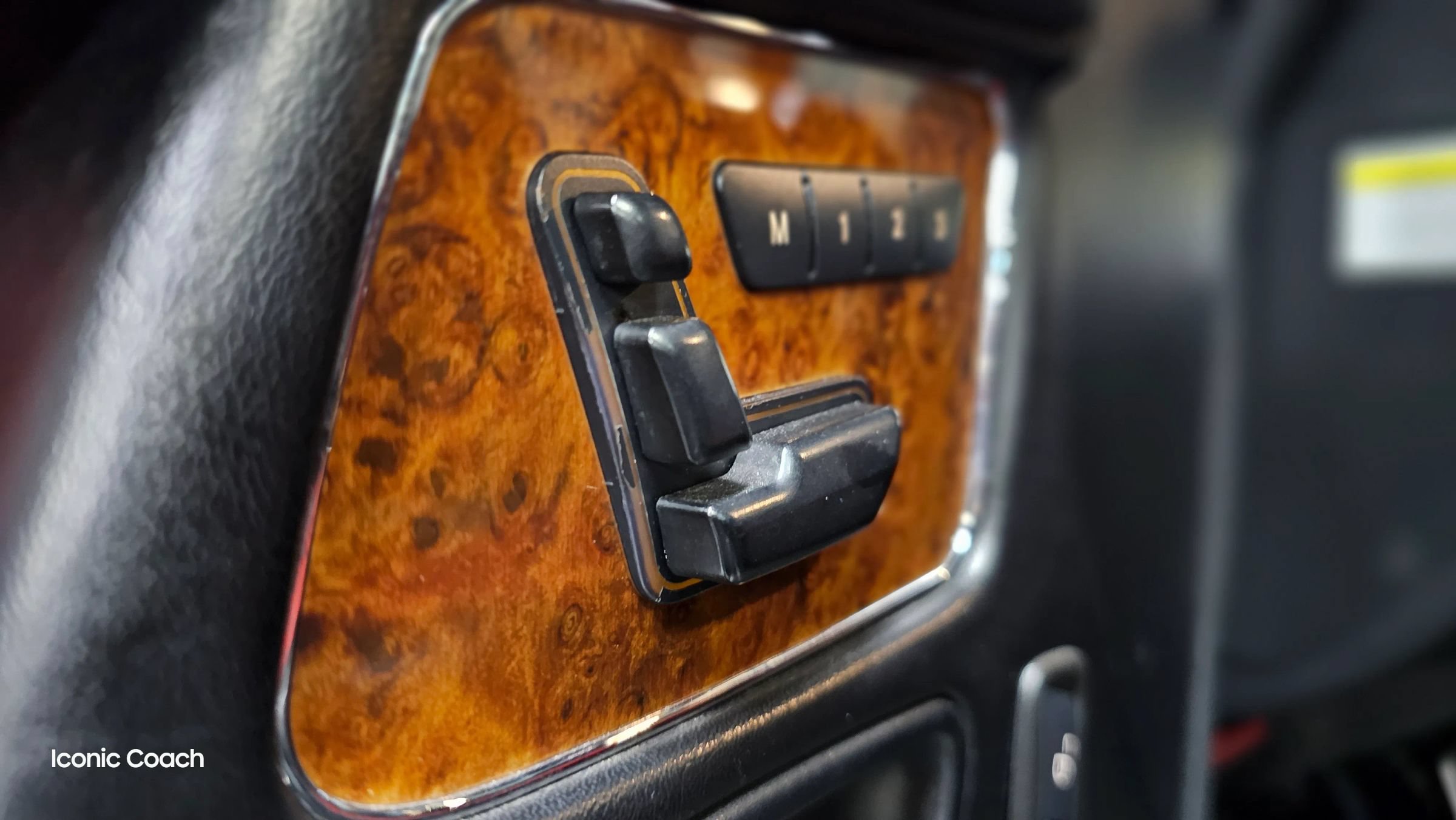 Used 2013 Mercedes-Benz G 550 image 27
