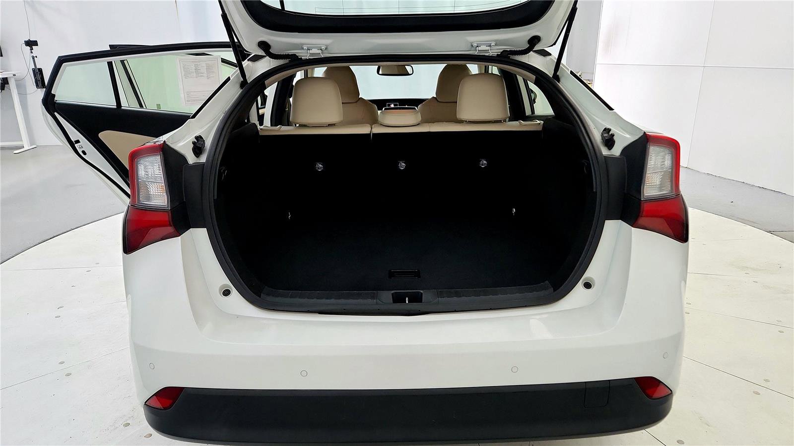 Certified 2019 Toyota Prius XLE image 20