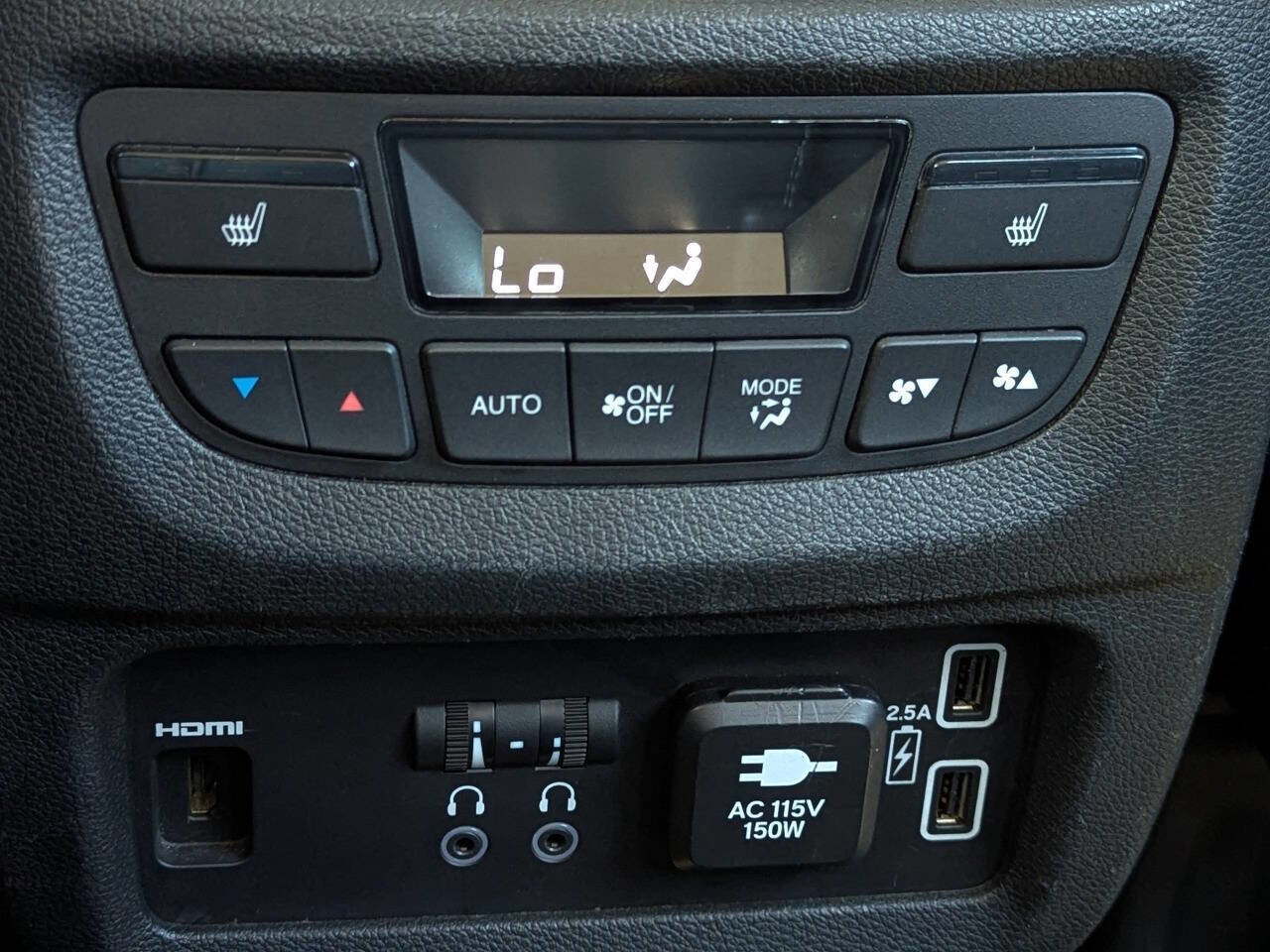 Used 2022 Honda Pilot Touring image 29