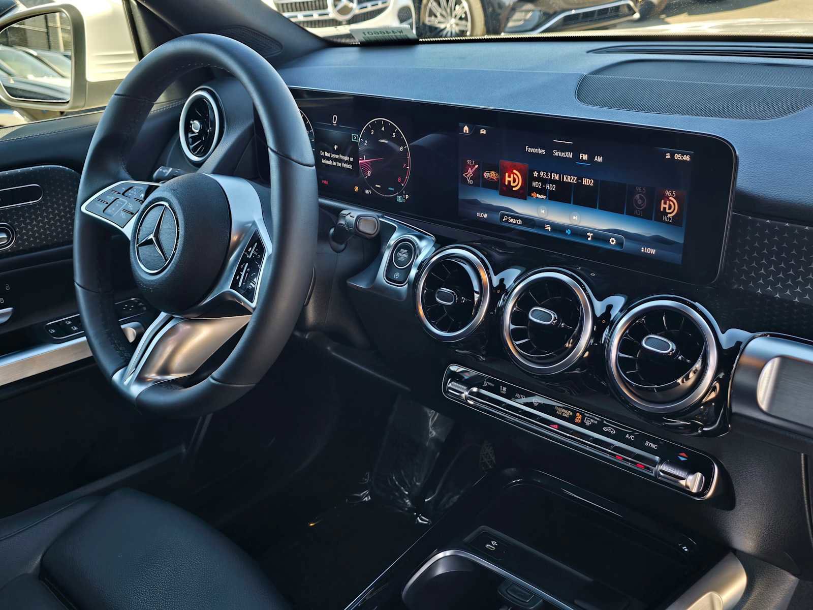 Used 2026 Mercedes-Benz GLB 250 image 10