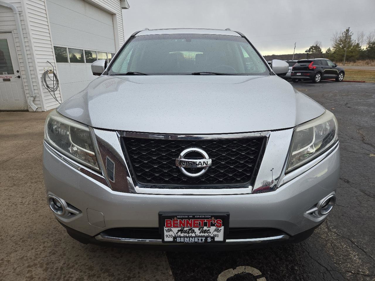 Used 2013 Nissan Pathfinder Platinum w/ Platinum Premium Pkg image 2