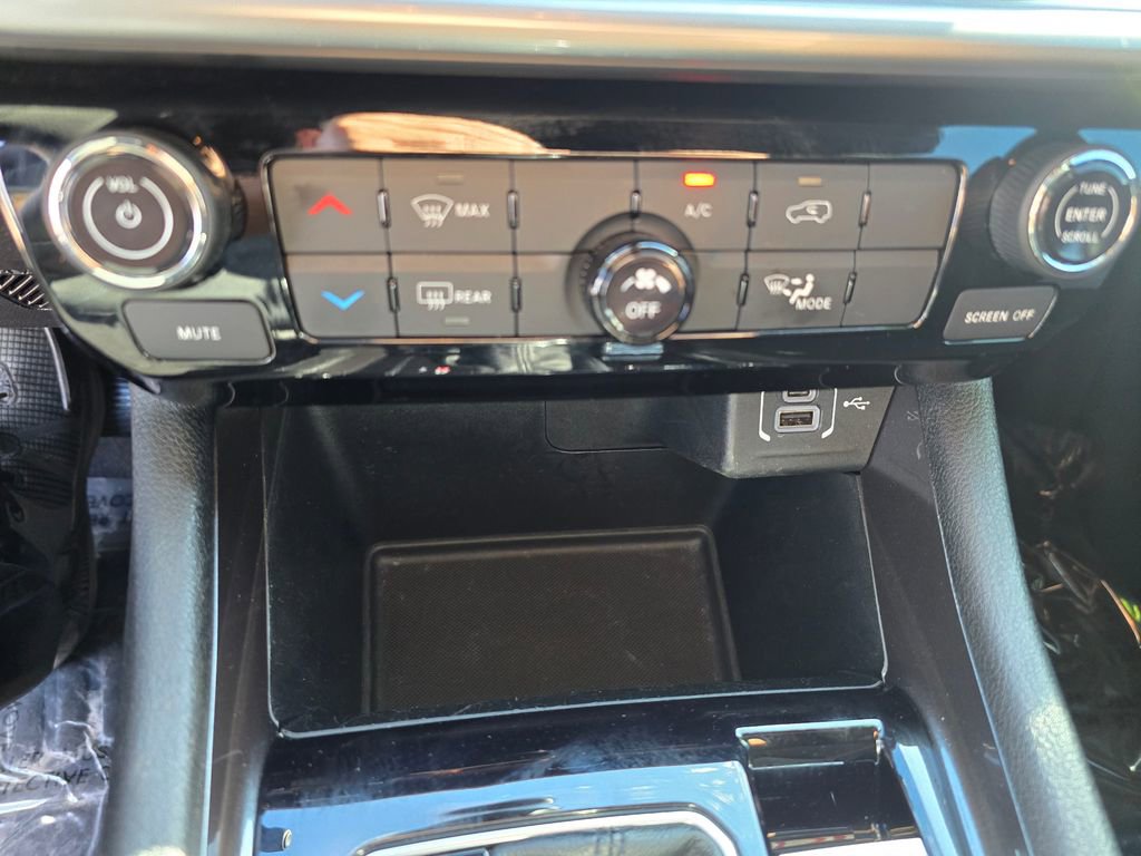 Used 2025 Jeep Compass Sport image 25