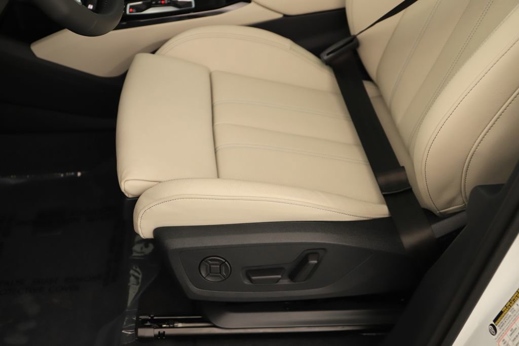 New 2025 Audi Q6 e-tron Premium Plus image 24