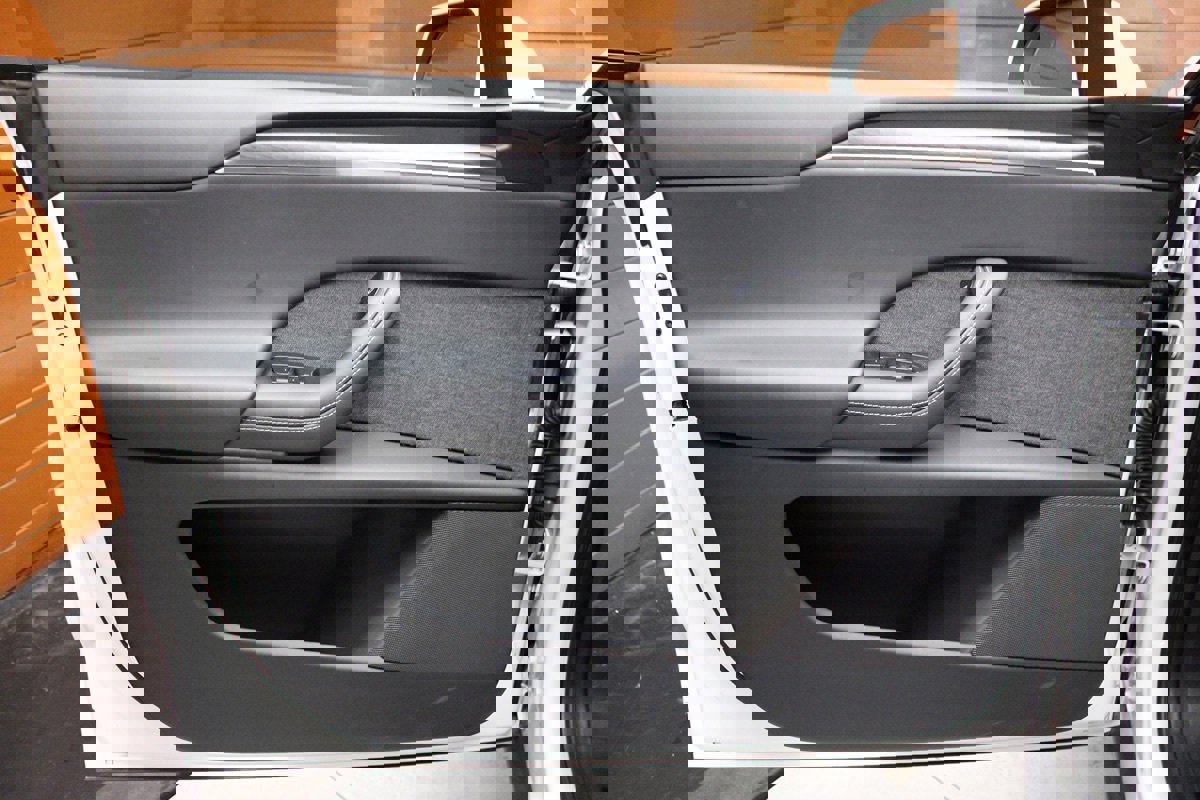 Used 2023 Tesla Model X 7 Seater AWD Driving Com 4 image 35