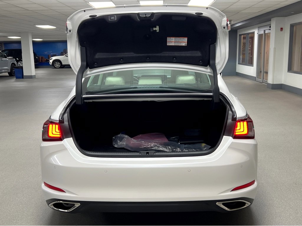 New 2025 Lexus ES 350 w/ Premium Package image 30