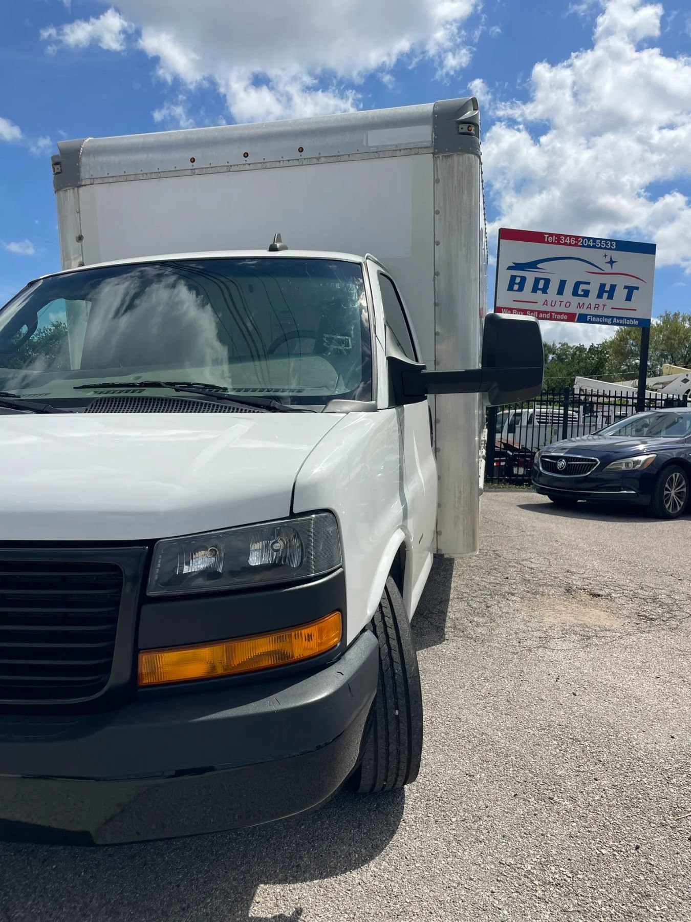 Used 2022 GMC Savana 3500 Extended w/ Power Convenience Package RWD image 1