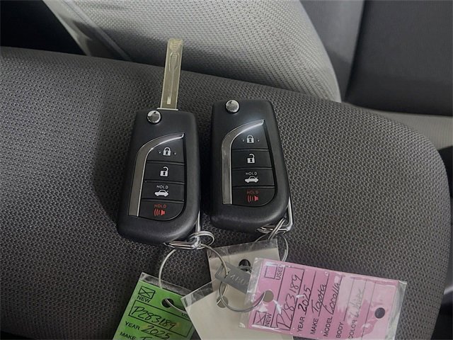 Used 2025 Toyota Corolla LE image 32