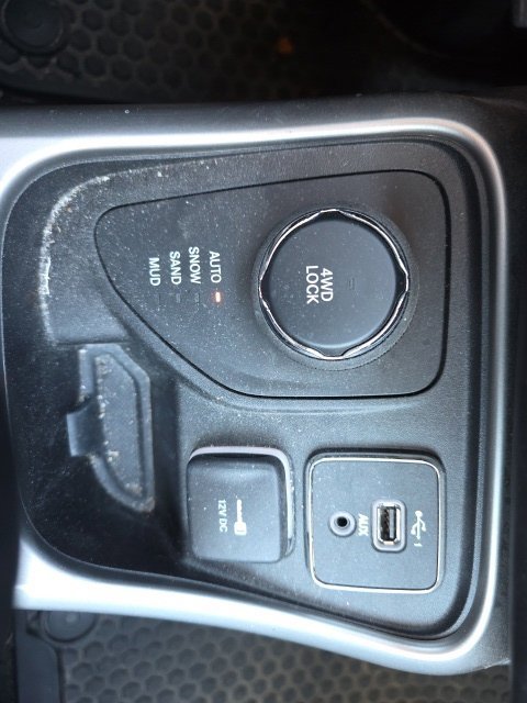 Used 2021 Jeep Compass Latitude w/ Convenience Group AWD/4WD image 13