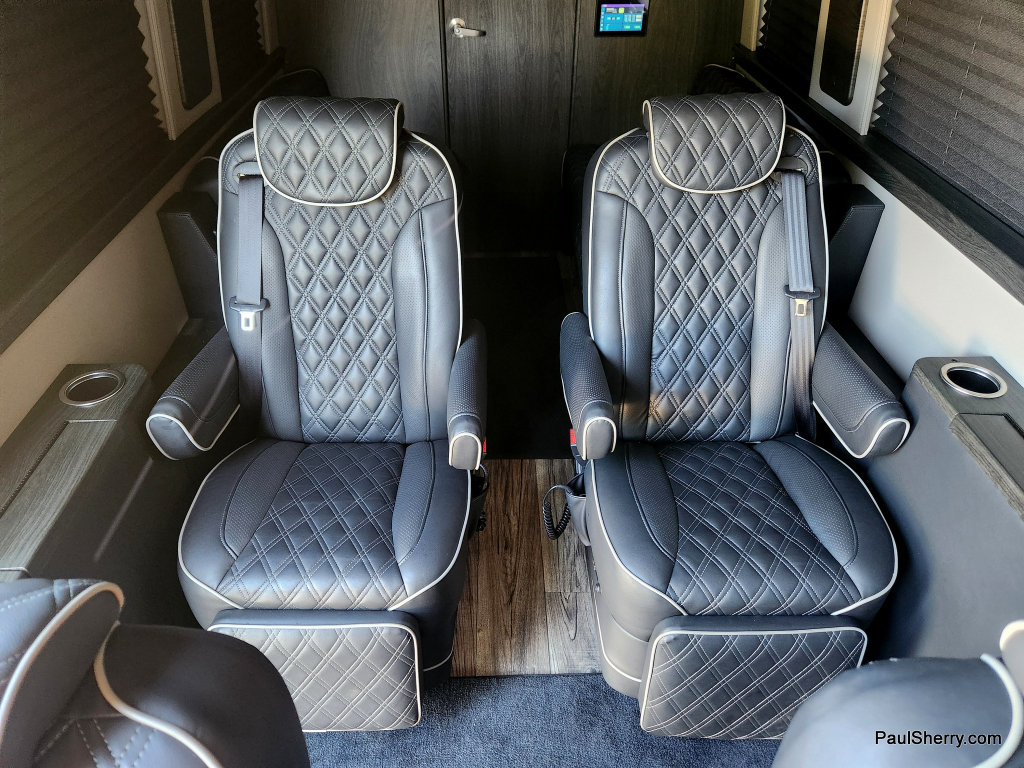 Used 2024 Mercedes-Benz Sprinter 3500 image 41