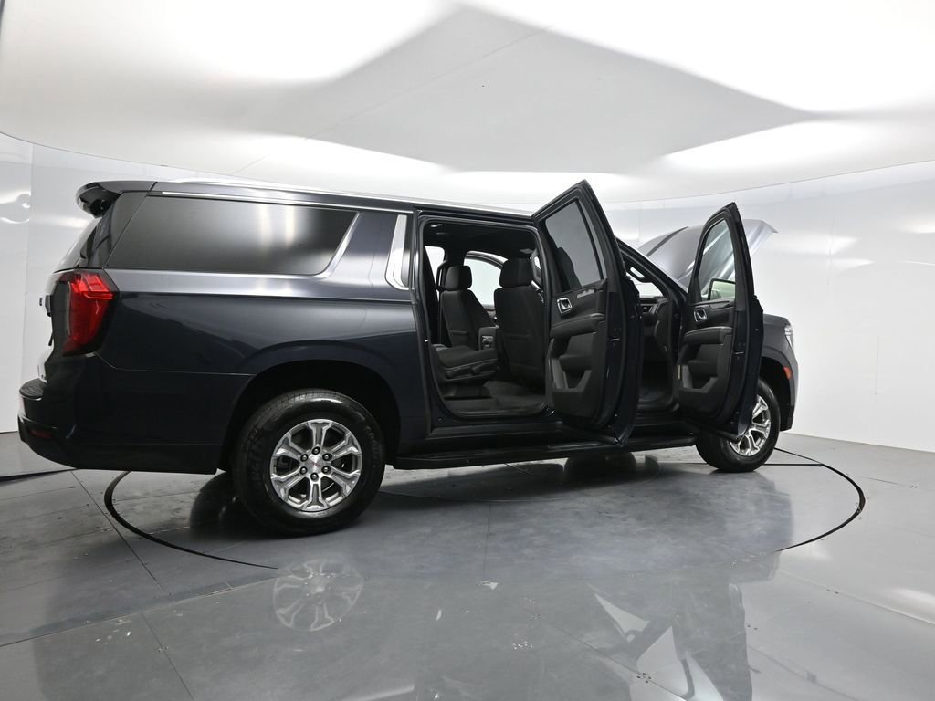 Used 2023 GMC Yukon XL SLE RWD image 4