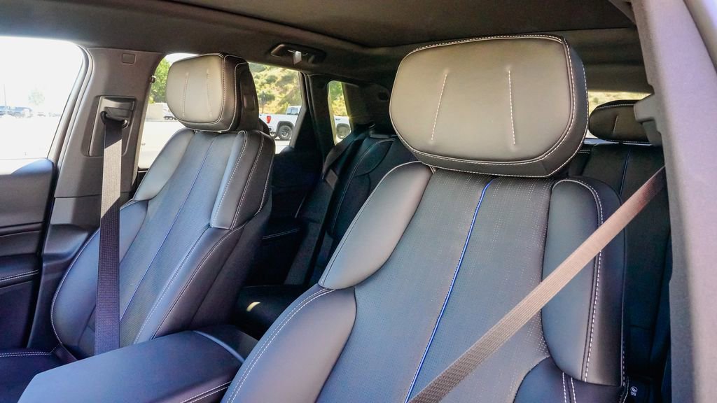 New 2026 Cadillac Lyriq Luxury image 14