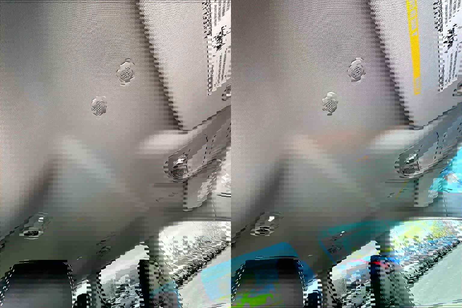 Used 2023 Chrysler Pacifica Touring-L image 13