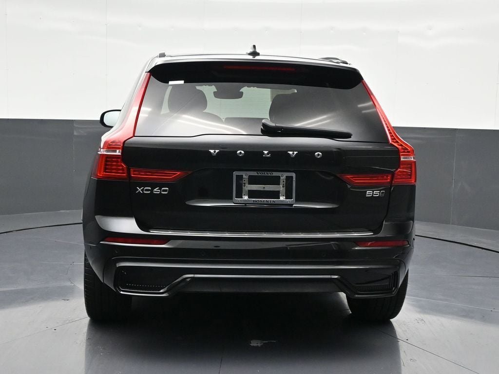 Certified 2022 Volvo XC60 B5 R-Design w/ Advanced Package AWD/4WD image 5