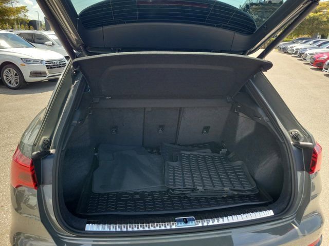 Certified 2025 Audi Q3 2.0T Premium Plus image 8